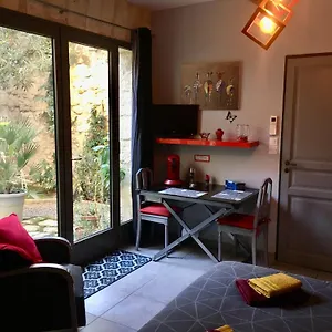  Guest house Sur Jardin Secret - Centre - Climatisee